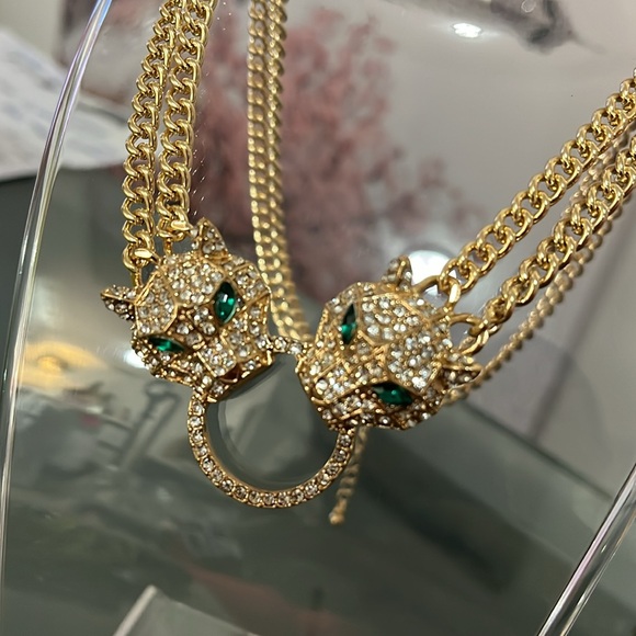 New!  Men's Gold Leopard Necklace - Picture 4 of 4